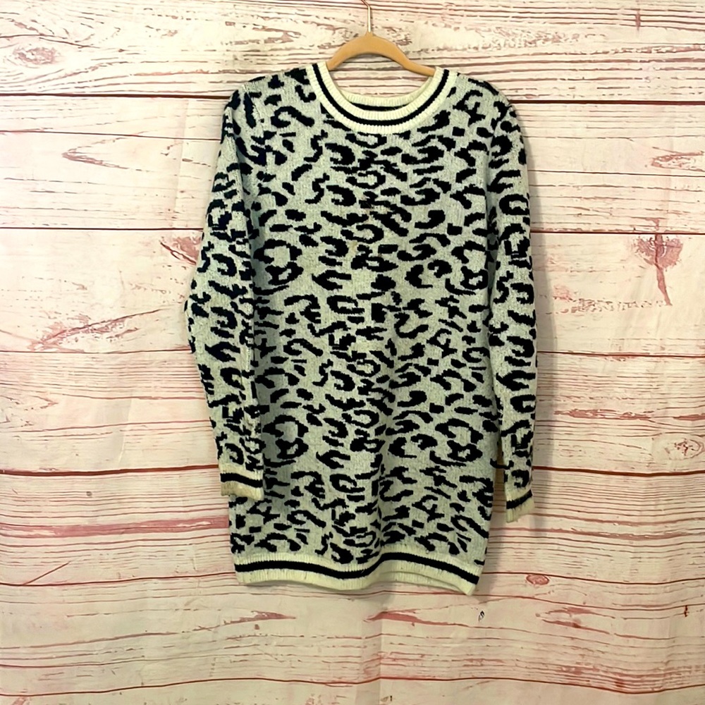 LOVERS + FRIENDS XS animal print longsleeve sweater dress